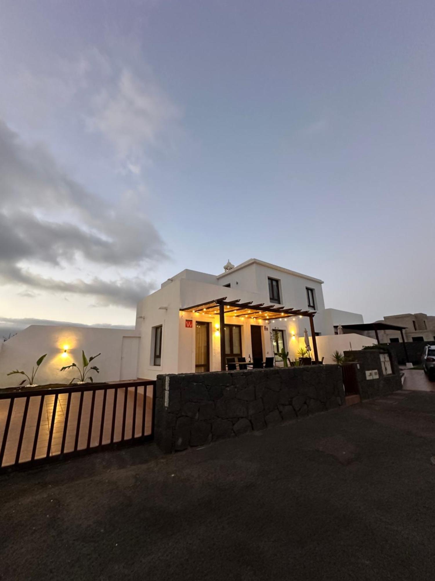 Casa Amarillo Del Sol Villa Playa Blanca  Eksteriør billede